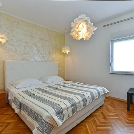 Laura 2329 Дом отдыха